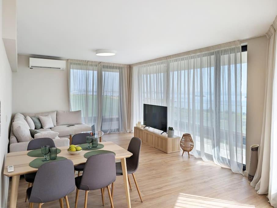 Foros Apartment *